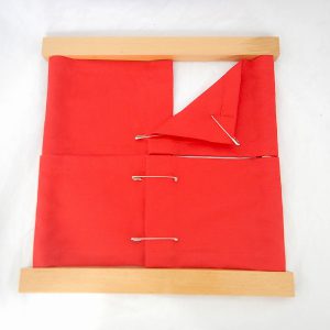 กรอบไม้แต่งตัวติดเข็มกลัด - Image 3