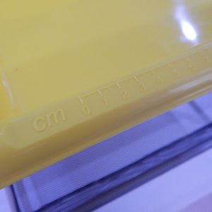 ชุดถาดกิจกรรมน้ำและทรายสีเหลืองพร้อมขาตั้งมีล้อเลื่อน (Yellow Desktop water Tray with Stand) - Image 5