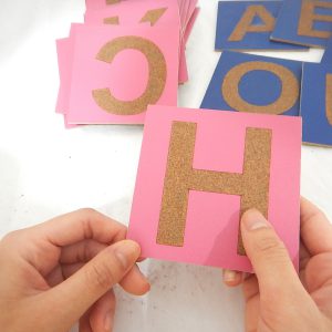 แผ่นอักษรทรายพิมพ์ใหญ่พร้อมกล่อง - Image 5