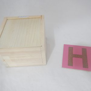 แผ่นอักษรทรายพิมพ์ใหญ่พร้อมกล่อง - Image 6