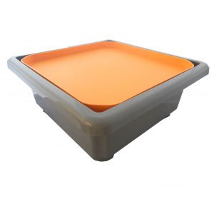 ชุดถาดกิจกรรมสร้างสรรค์สีเทา - ส้ม พร้อมขาตั้งมีล้อเลื่อนสูง  48.5 cm (Fun2 Play Activity Tray with Stand 48.5 cm  (Grey - Orange)) - Image 3